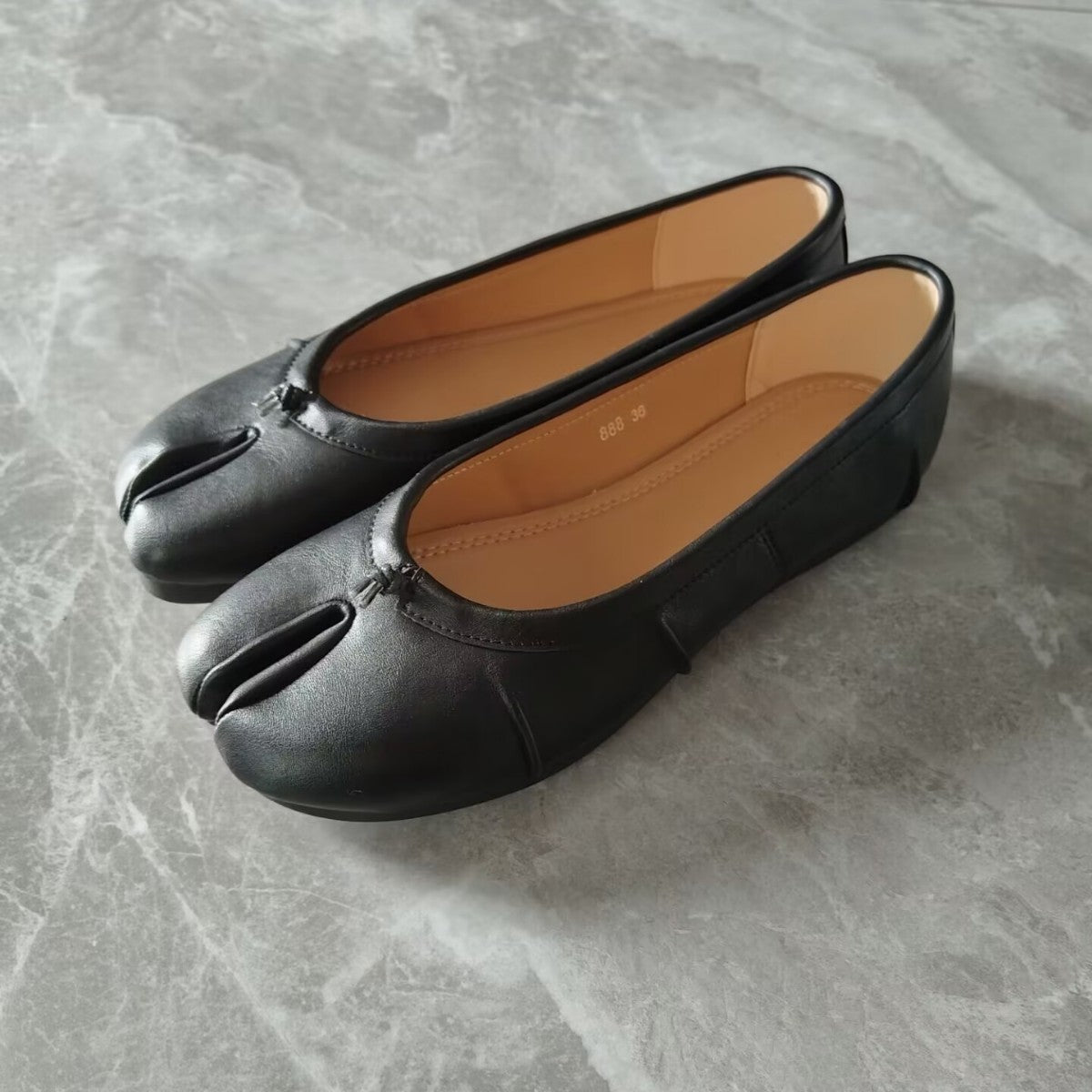 Pleated Split-Toe Ballet Flats