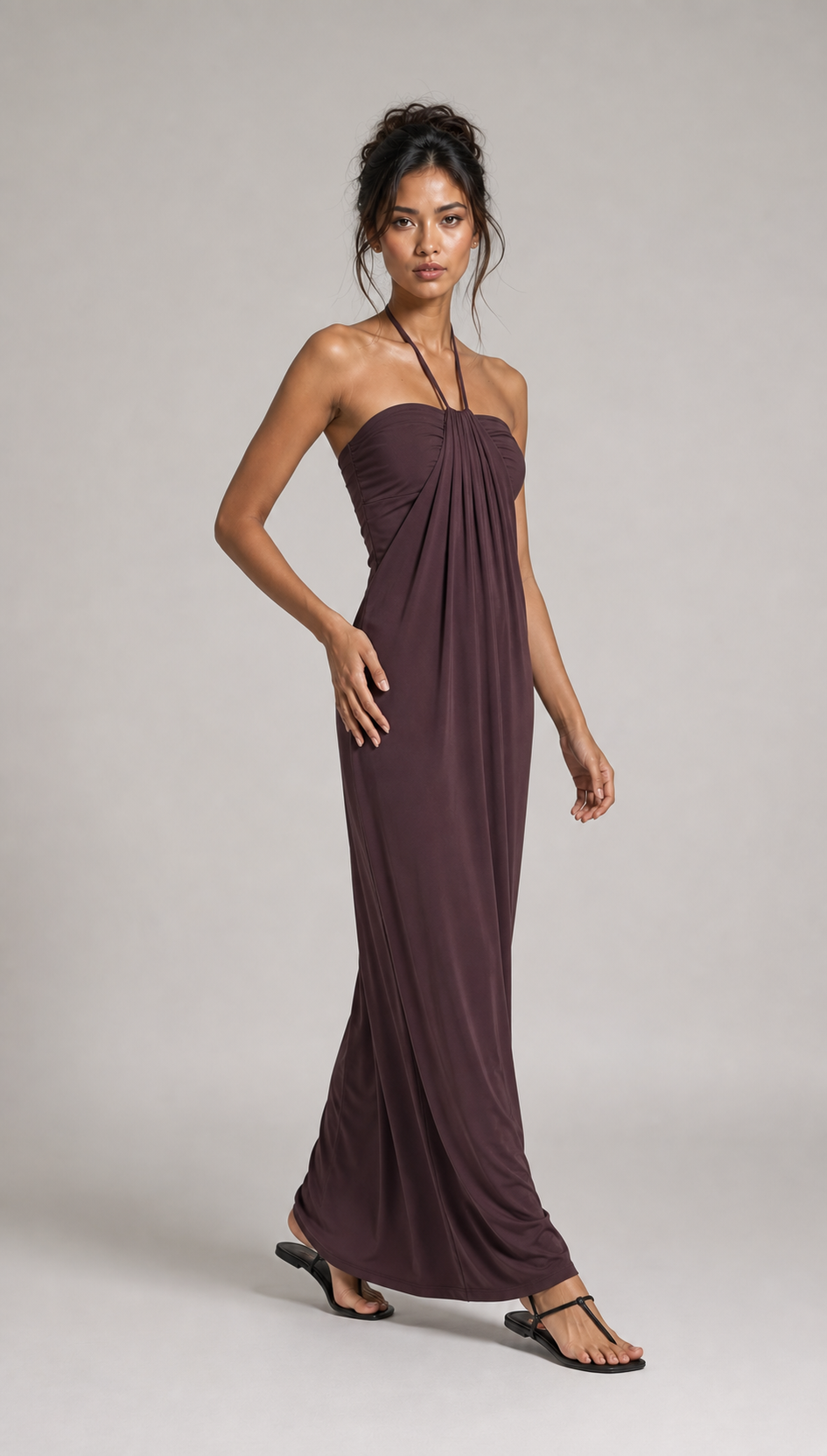 Rückenfreies Maxi-Kleid mit Halter-Ausschnitt