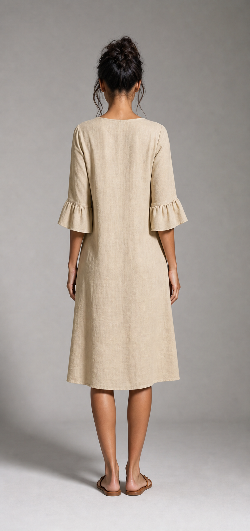 Leinenkleid mit V-Ausschnitt und Knöpfen