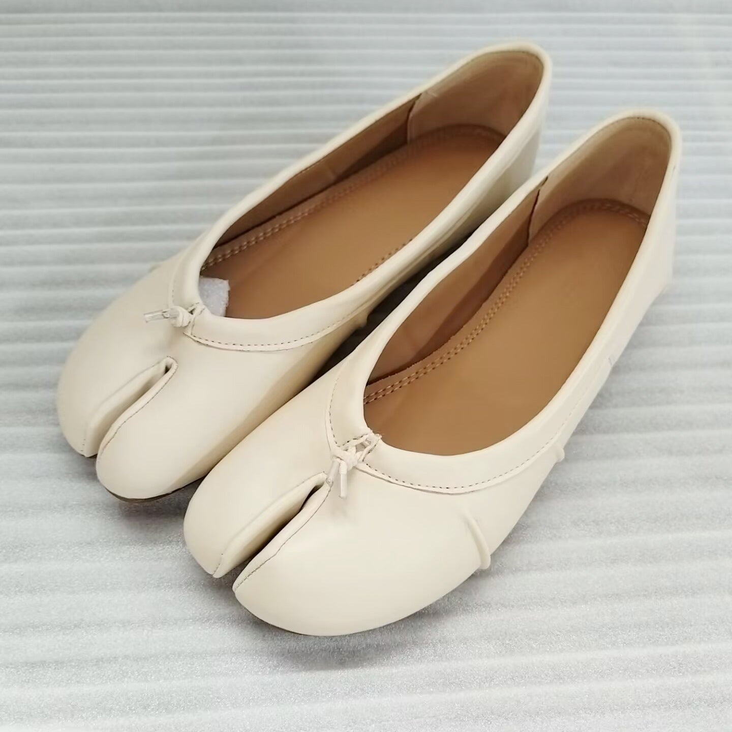 Pleated Split-Toe Ballet Flats